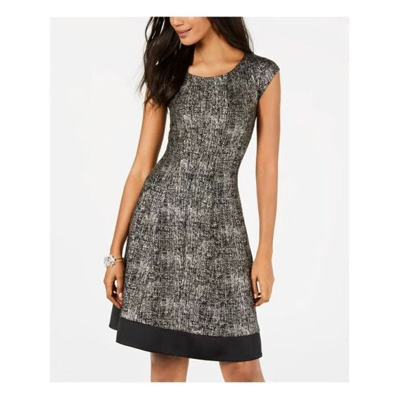 Signature by Robbie Bee Women’s Black and Gold Dress Size PL - Picture 1 of 7